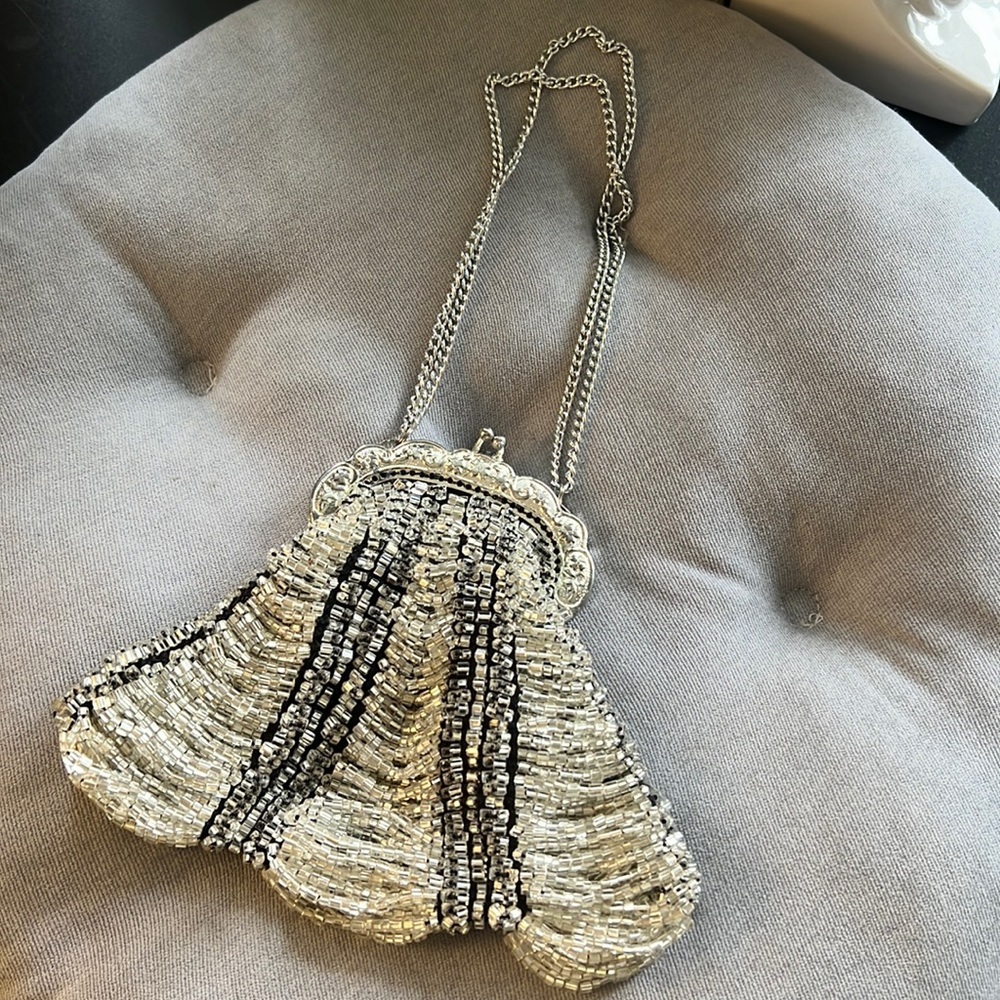 Small beads glam /night/ formal wear wristlet